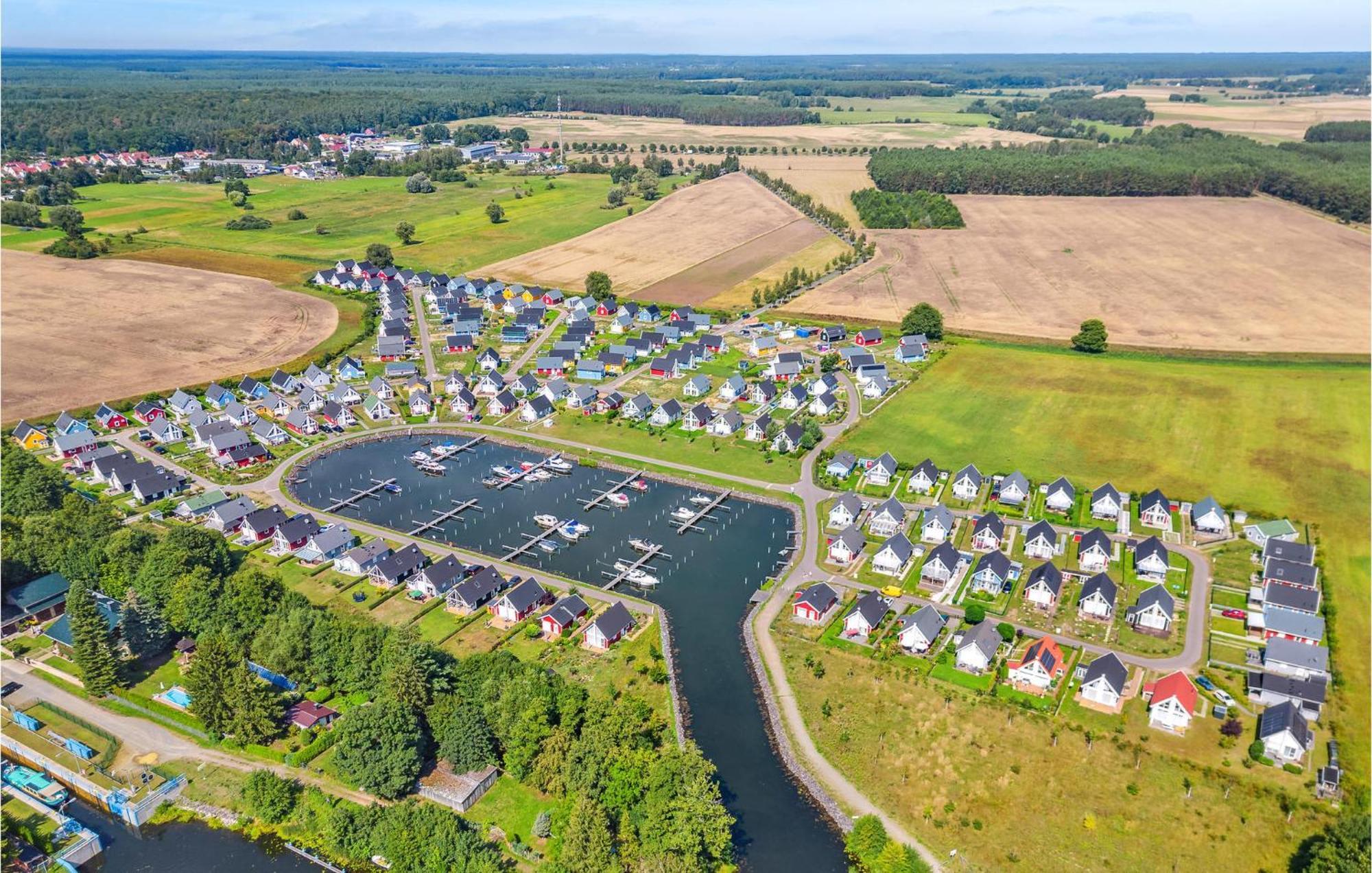 2 Bedroom Gorgeous Home In Zerpenschleuse エクステリア 写真